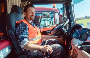 LKW-Fahrer*in / (c) Kzenon - stock.adobe.com